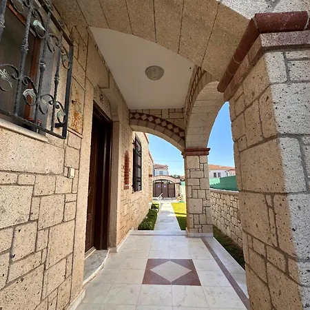 Alaçatı Stone House Fun - With Private Pool