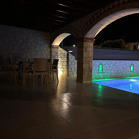 Alaçatı Stone House Fun - With Private Pool * Çeşme