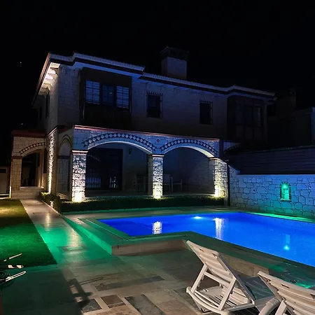 Alaçatı Stone House Fun - With Private Pool